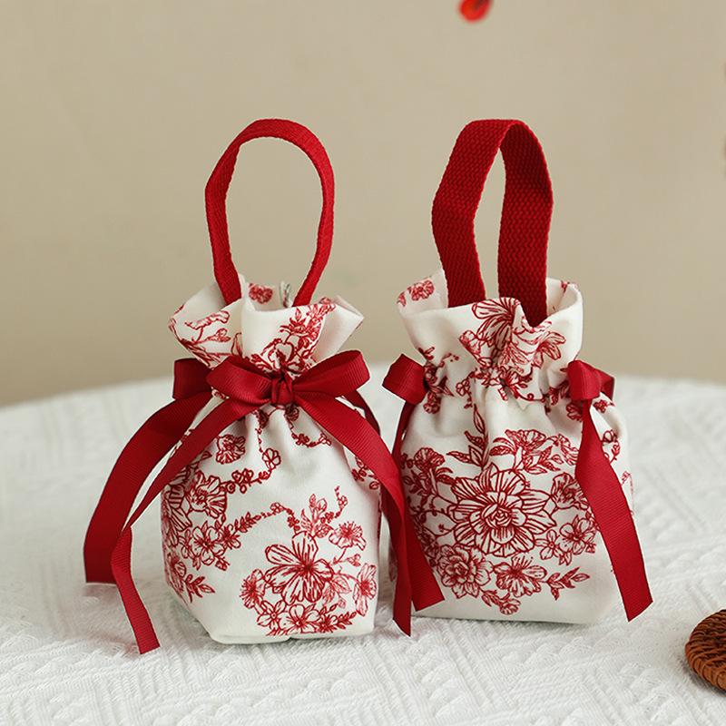 2026 Chic Wedding Candy Bags: Elegant Cloth Gift Boxes for Engagements & Celebrations