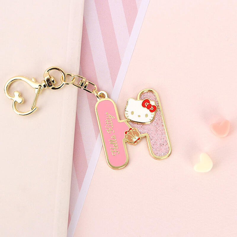 Брелок с инициалом Hello Kitty