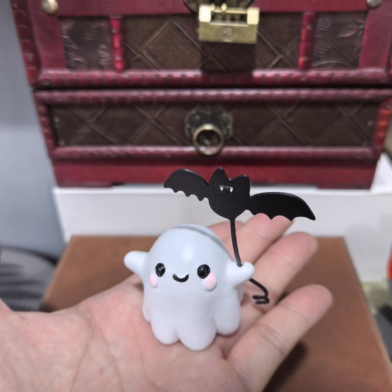 1Pc Halloween Cute Ghost Putting Bat Ornaments, Ghost Bat Desktop Party Decoration, Party Small Gift, Little Finger Cute Ghost