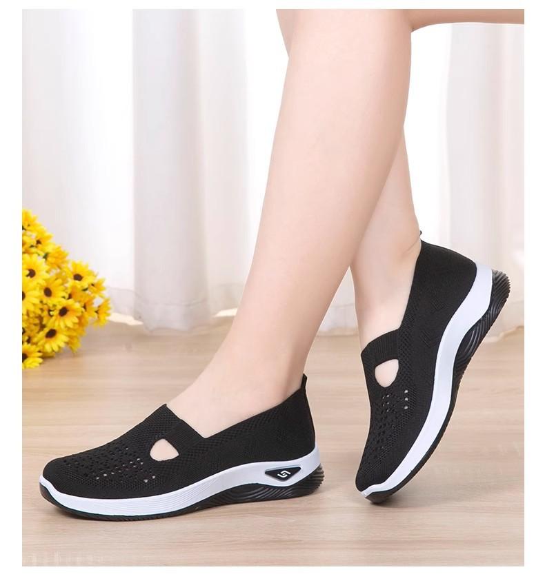 Casual shoes women's spring and autumn versatile breathable mesh shoes soft sole non-slip medium mother shoes lightweight women's shoes
