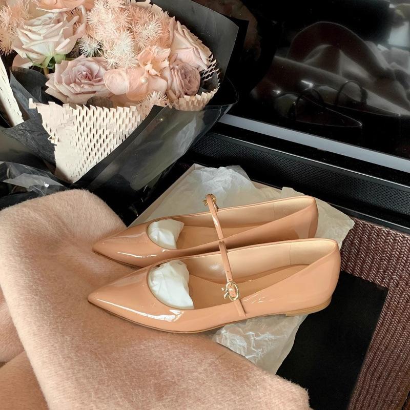 

Shoes temperament small pointed tip word with leather shallow mouth small low heel single shoes women s spring 40