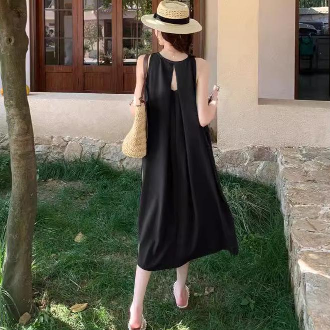 Minimalistisches ärmelloses Strandkleid - Locker, einfarbig, langer Rock für den Sommer