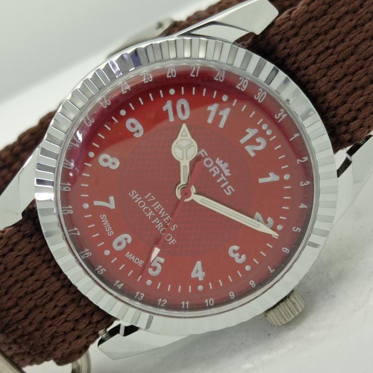 

OLD REFURBISHED WINDING SWISS MENS WRIST WATCH a412855-1 Sku008-a412855