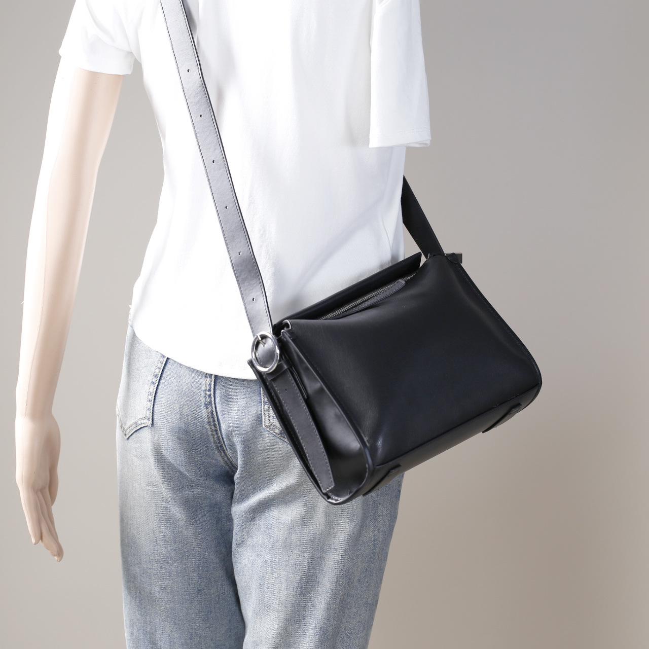 

Jin Fu Women s 2025 New Cowhide Shoulder Bag - Large Capacity, Fashionable Crossbody for Commute чорний