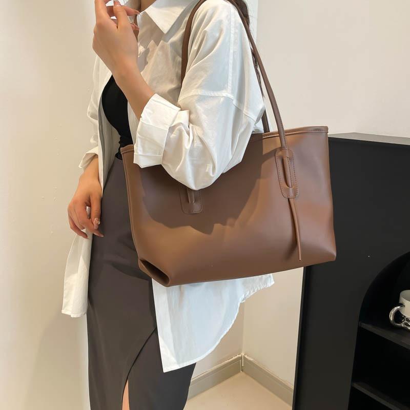 Large capacity women's bag summer simple new trend fashion shoulder bag commuter literary style portable tote bag