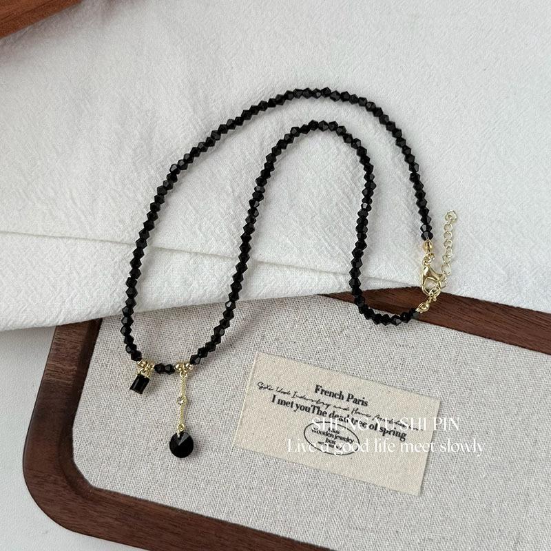 

Exquisite Charm Geometry Multiple Cut Sides Black Beaded Square Pendant Necklace for Women Temperament Collar Chain Jewelry Gift чёрный