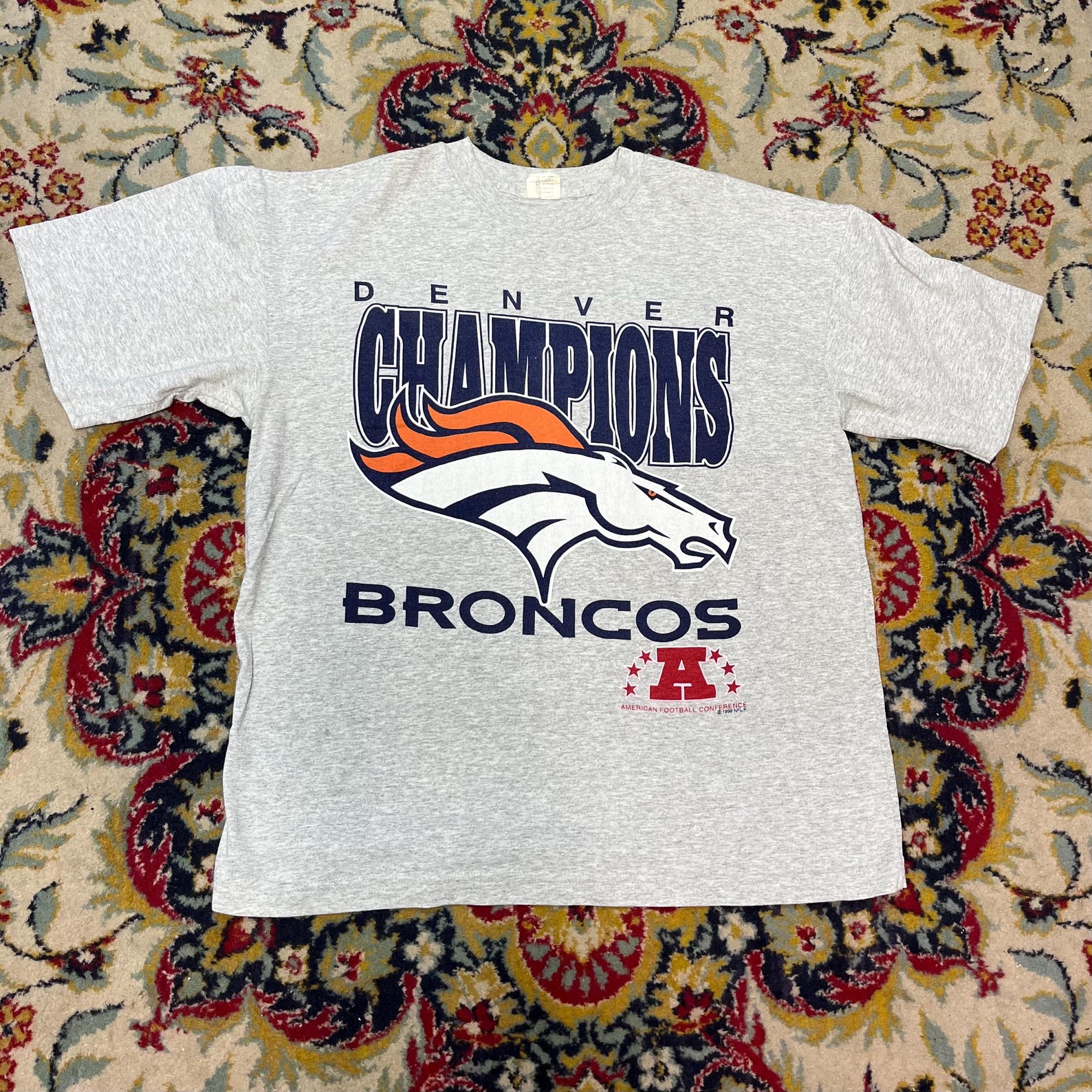 Vintage 1998 Denver Broncos Champions NFL AFC Graphic T-Shirt Grey Size M M