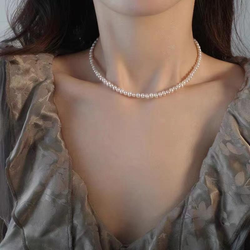 Classic Fashion Pearl Collarbone Necklace, Light Luxury Women's Niche Design Necklace, New Simple and Elegant Choker