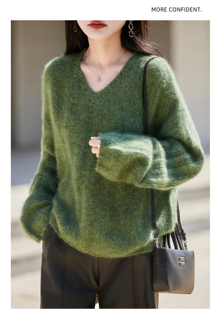 Women's V-Neck Pullover: Soft Heather Yarn, 5% Cashmere, 95% Wool - Cozy and Loose Fit for Autumn & Winter.
