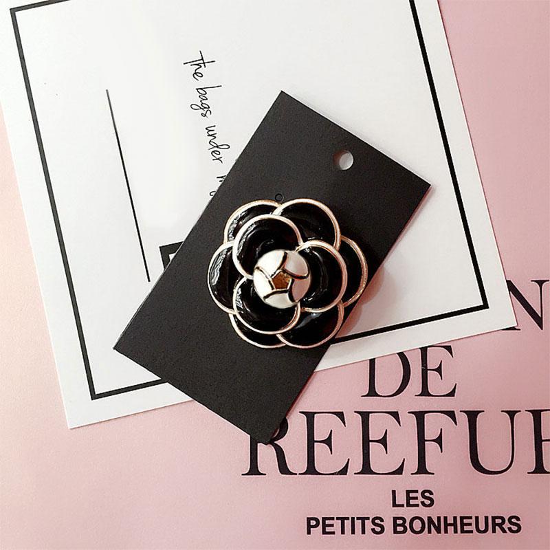 

Высококачественная Роскошная Брошь-Камелия cc Большого Бренда Пряжка для Шарфов Валентина День Булавка Броши Для Женщин Подарочные Аксессуары