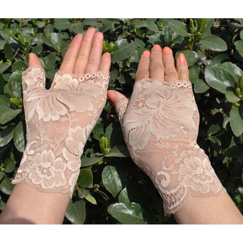 New Arrival Lace Half Finger Gloves Women's Thin Summer Silk Ice Short Sun Protection Driving Non Slip Elastic Fingerless Gloves Bridal Gloves