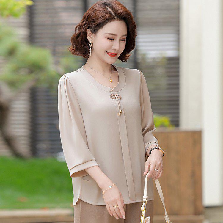 Elegant Women's Seven-Sleeve Light T-Shirt for Middle-Aged and Elderly Ladies