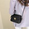 2025 bag women's winter new trend fashion simple messenger bag retro foreign style shoulder bag simple small square bag