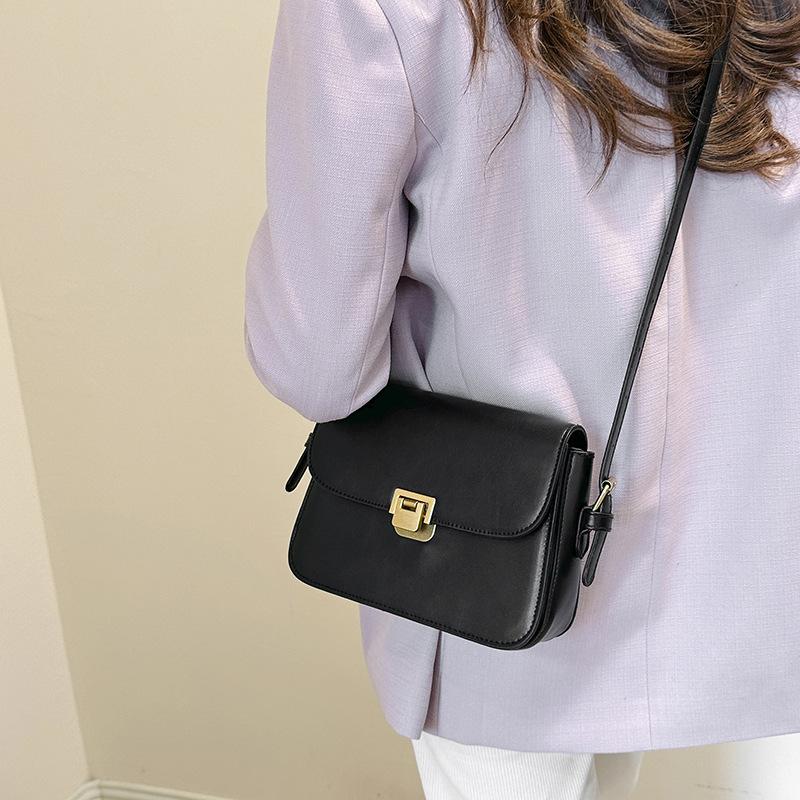 2025 bag women's winter new trend fashion simple messenger bag retro foreign style shoulder bag simple small square bag