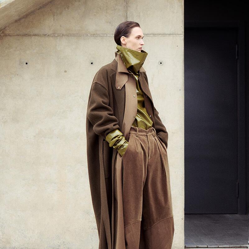 

LESS Женское пальто из 100% шерсти со стойкой S