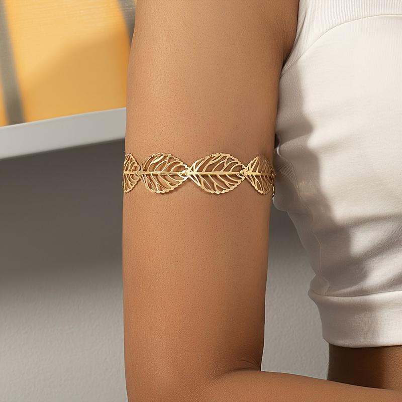 

Элегантный браслет-манжета в винтажном стиле с листовым дизайном