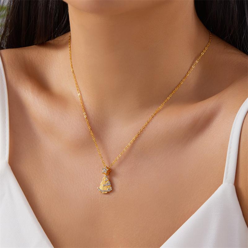 Exquisite Pink Rhinestones Christmas Tree Pendant Necklaces for Women Girl Fashion Snowflake Necklaces New Year's Jewelry Gift