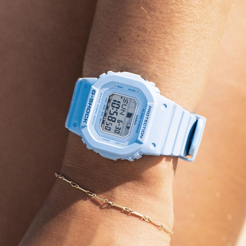 Casio G-SHOCK Men's Resin 200M Water Resistant Shock Resistant Alarm Quartz Watch GLX-S5600-2