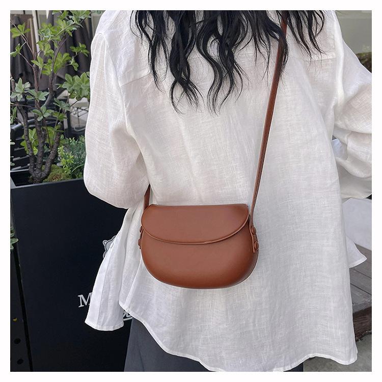 New Fashion Saddle Bag for Women Simple Style Faux Leather Shoulder Crossbody Purse Casual Commute Handbag