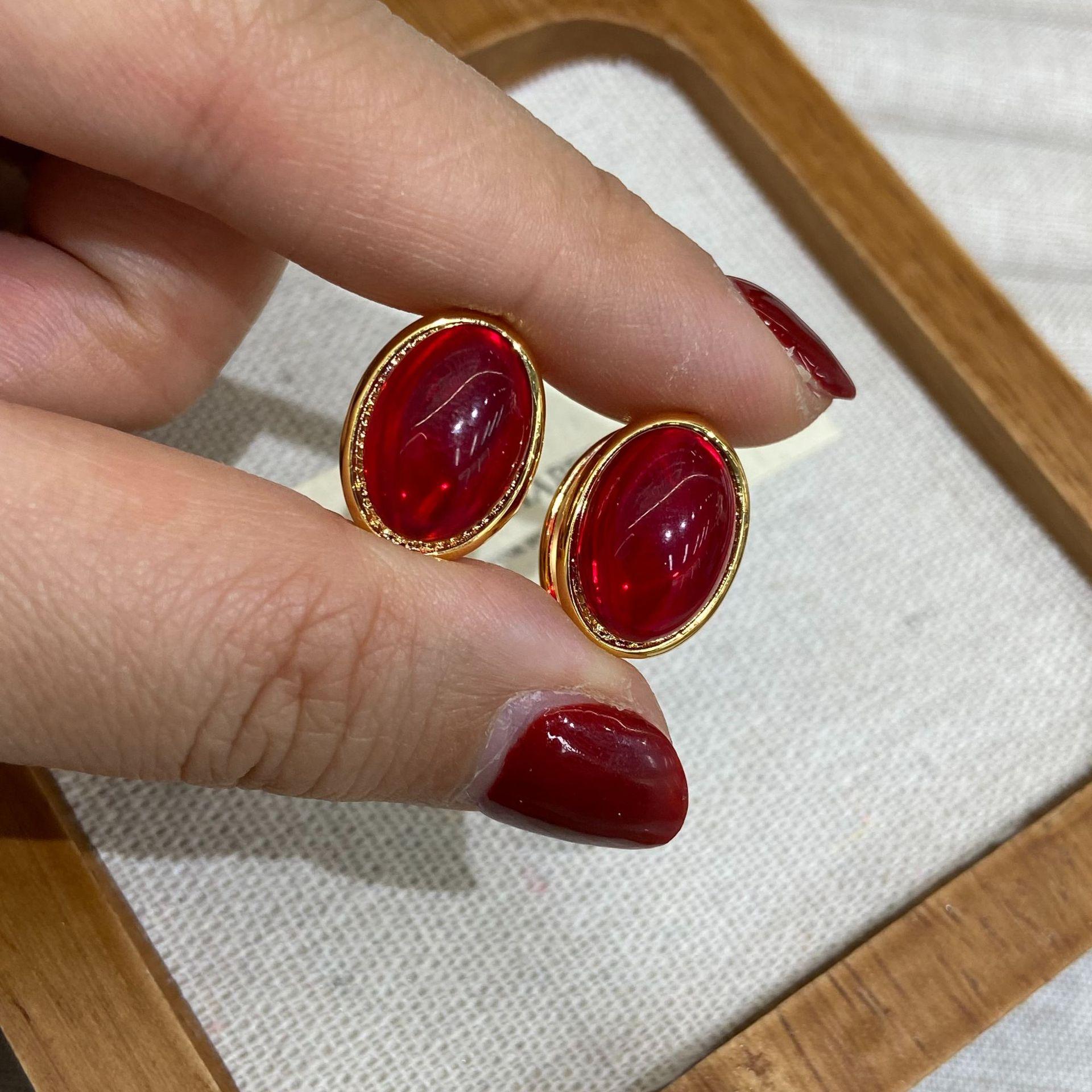 French Niche Design Sense Retro Single-Sided Red Glass Simple Temperament Gold-Plated Earrings Earrings Women