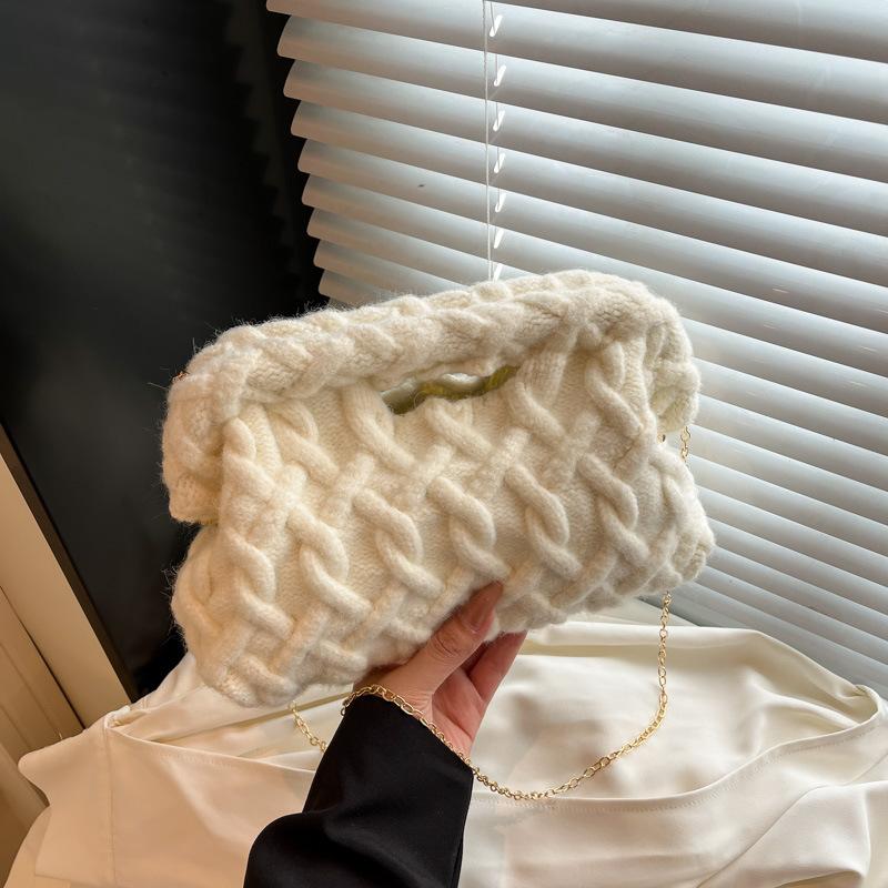 Modische Strickgarn Umhängetaschen für Damen Handgehäkelte Handtaschen Gewebte Umhängetasche Wolkenknödeltasche Beutel Geldbörse