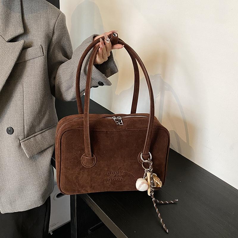 

Сумка большой емкости Premium Sense, женская сумка, модная сумка через плечо, сумка через подмышку, ретро-сумка-подушка no pendant темно-коричневого