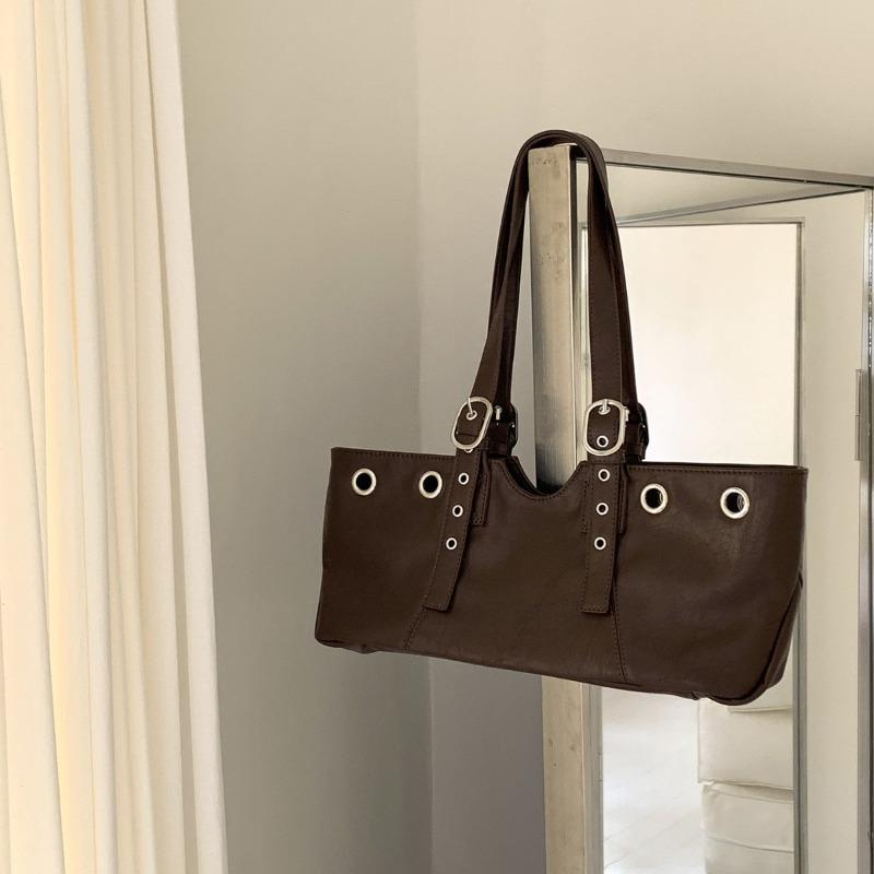 Neue Umhängetasche Damen Nischendesign trendige Leder Pendler Retro Tasche genietet Babes Lokomotiv Achseltasche Damen