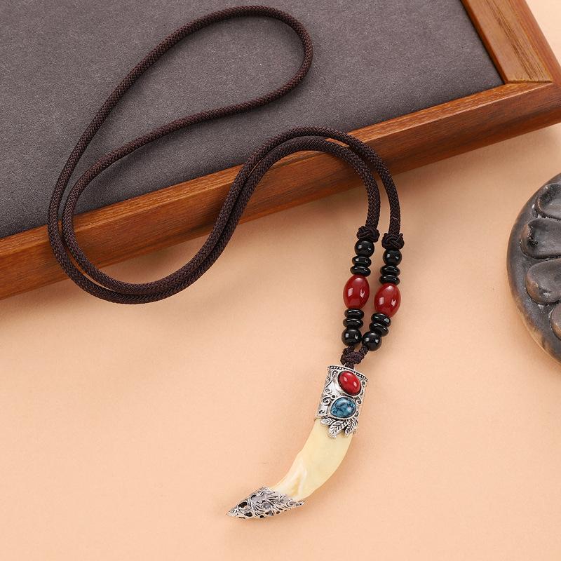 Retro woven dog tooth necklace men's and women's long niche personalized wolf tooth pendant pendant sweater chain accessories