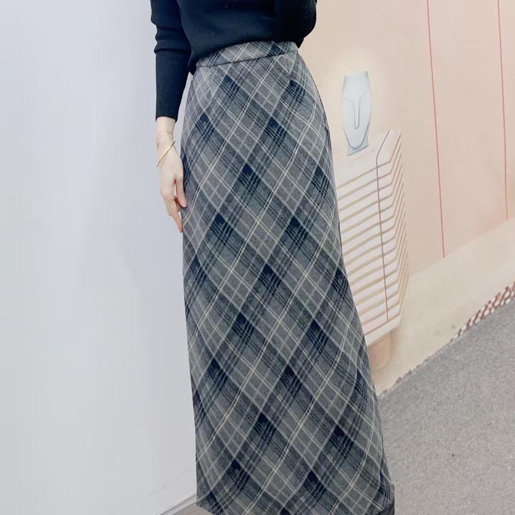 Spring 2026 High-Waisted Plaid Slimming Woolen Over-the-Knee Skirt