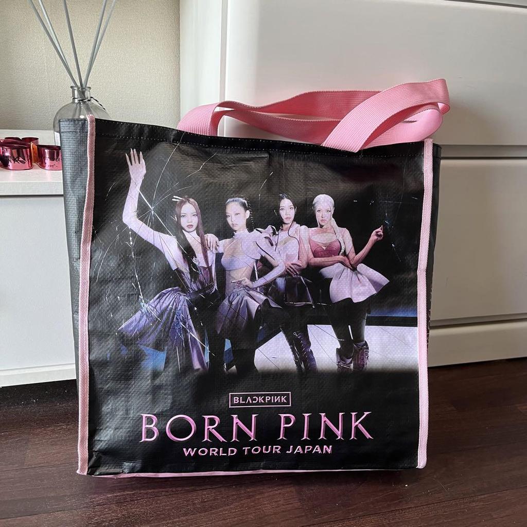 [USED] BLACKPINK Premium Seat Limited Merchandise (with silver tape with message)