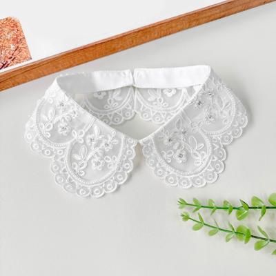Eleganter abnehmbarer Spitzenkragen Halsaccessoire Atmungsaktive Polyester Halsbekleidung Für Damen Mode-Outfit Alles passend