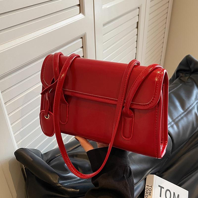 

Вместительная сумка под мышкой женская 2025 новая высококлассная женская универсальная модная портативная сумка на плечо для осени и зимы no specification бордовый