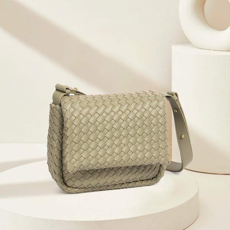 

Женская сумка из натуральной кожи, плетеная вручную, высококачественная сумка через плечо из коровьей кожи, сумка с откидным чехлом, простая и универсальная, легкая, роскошная, художественная сумка