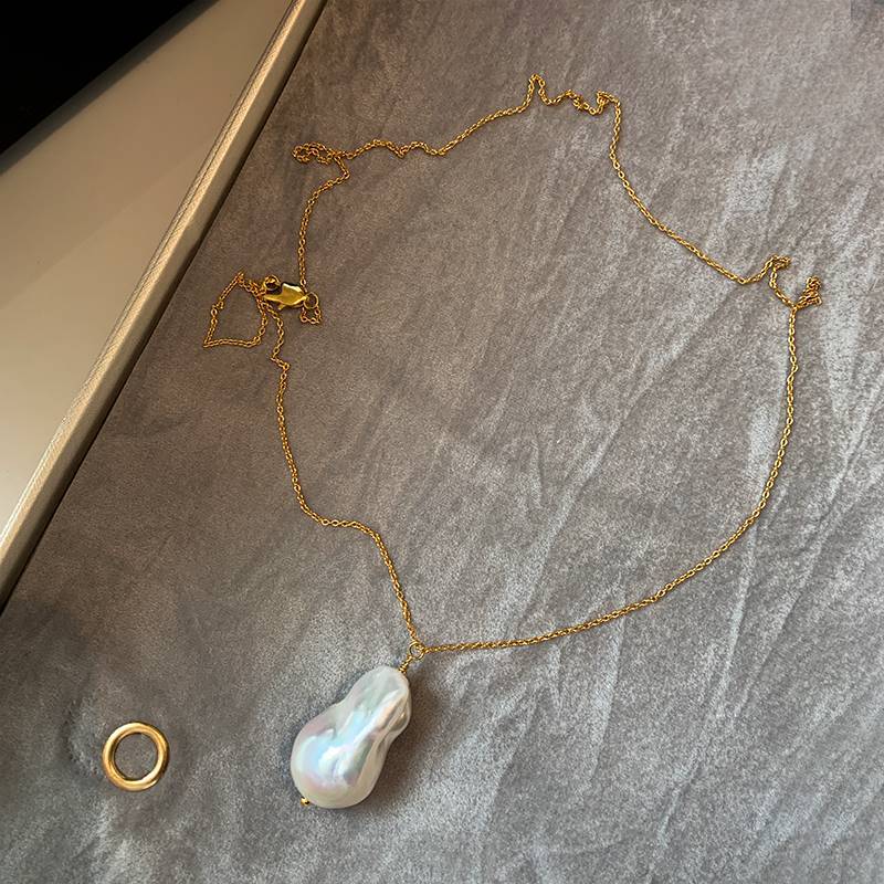 

Freshwater Pearl Beaded Necklace with Layered Neck Chain New Collar Chain