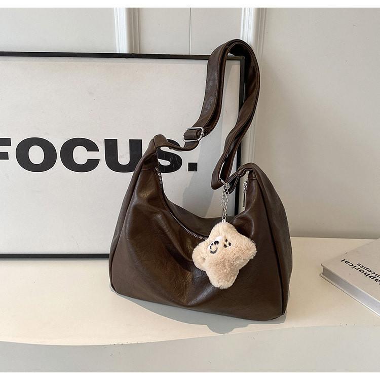 Large Capacity Underarm Tote Bag Women's Bag Trend 2023 New Winter Simple Lightweight Versatile Single Shoulder Diagonal Bag Brown