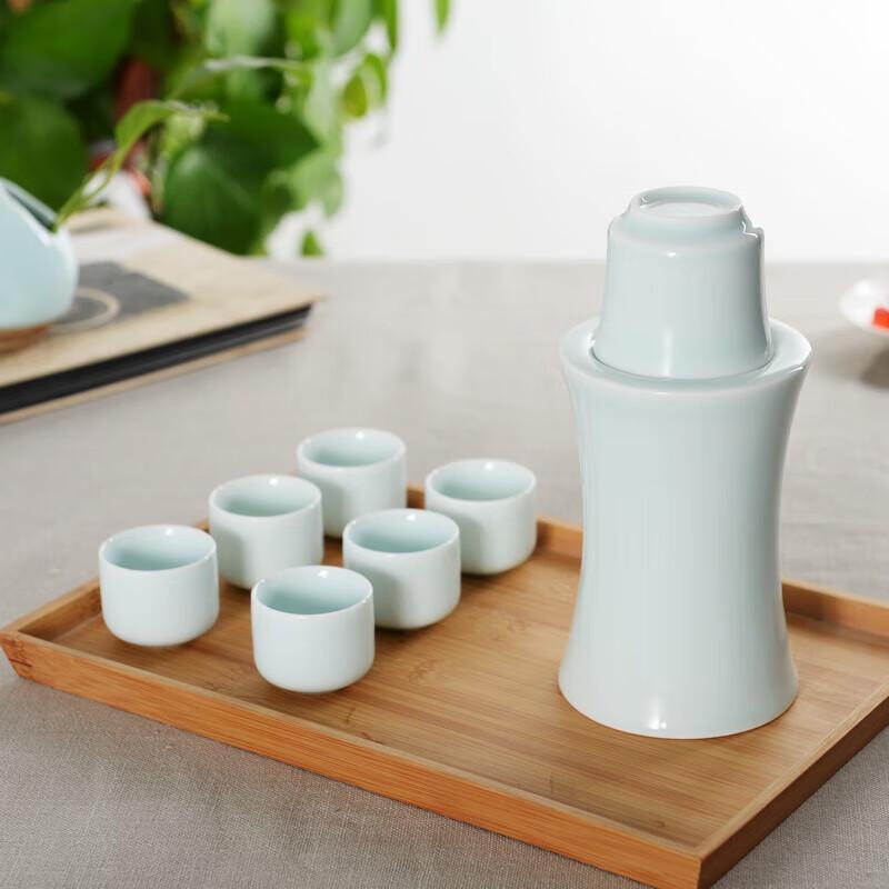 

Short Cloud Celadon Ceramic Wine Warming Set