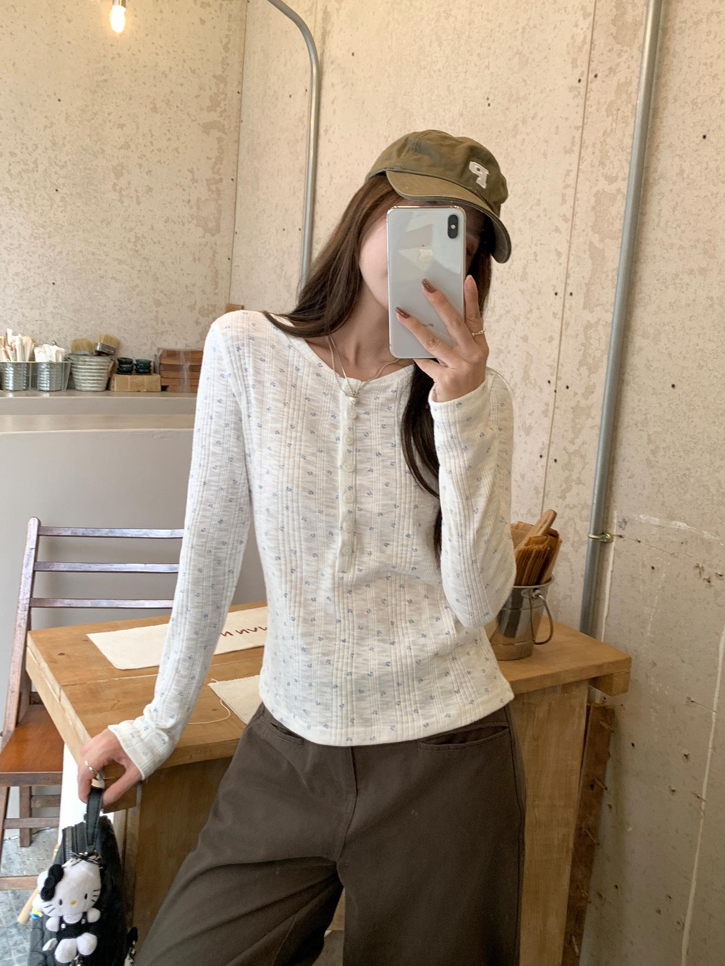

White casual floral long-sleeved knitted T-shirt women s early autumn design sense slim-fitting inner bottoming shirt top S