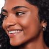 Essence - Illuminateur Crème en Poudre Soft Touch Bouncy Glow - 