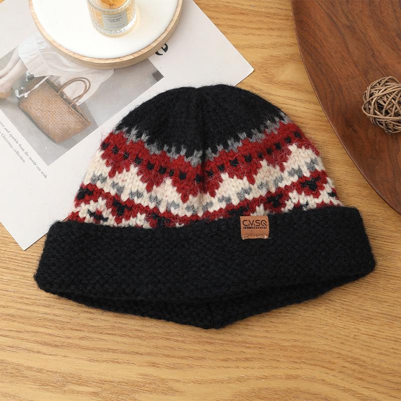 Fair Island Style Leather Mark Curled Knitted Wool Hat Autumn and Winter Retro Face Showing Small Christmas Hat Casual Windproof Warm Hat