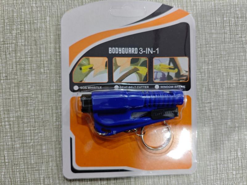3-in-1 Safety Keychain: Window Breaker, Emergency Hammer, Whistle & Cutter