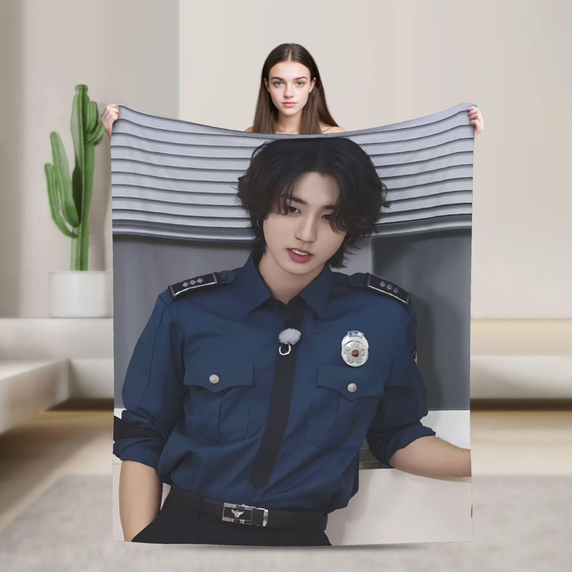 

Warm Soft BlanketGirls Boys Travel S-StrayKids Han Throw Blanket Flannel Bedspread For Living Room Comfortable Sofa Bed Cover 30x40in