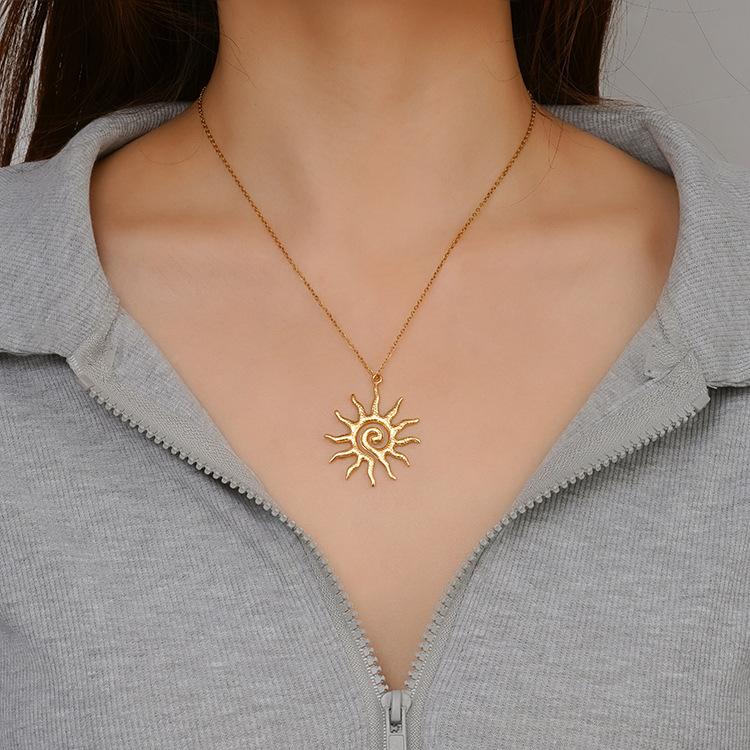 Europe and the United States popular sunflower necklace women's personality gold hollow pendant fashion simple collarbone chain