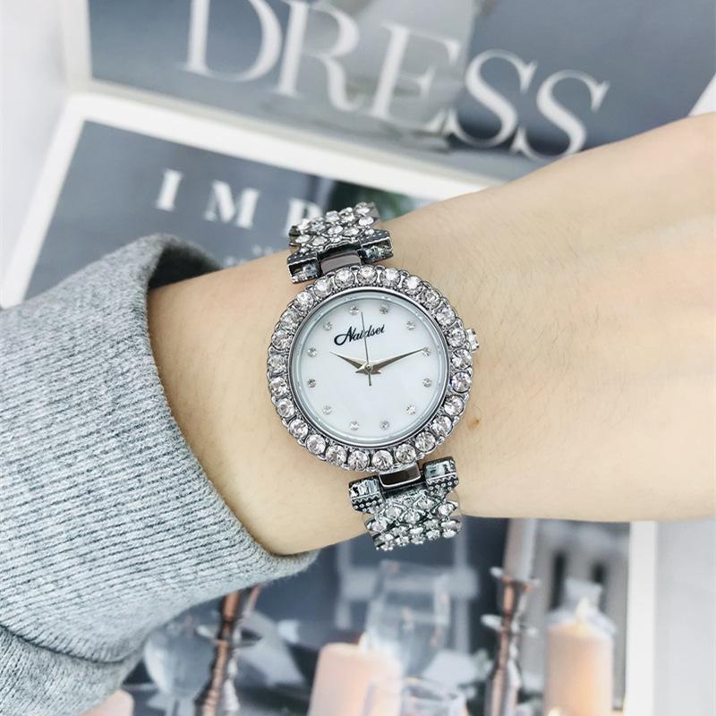 Watch Ladies Luxury Diamond Fritillary Small Dial Bracelet Full Diamond Niche Light Luxury Rhinestone Women'S Watch