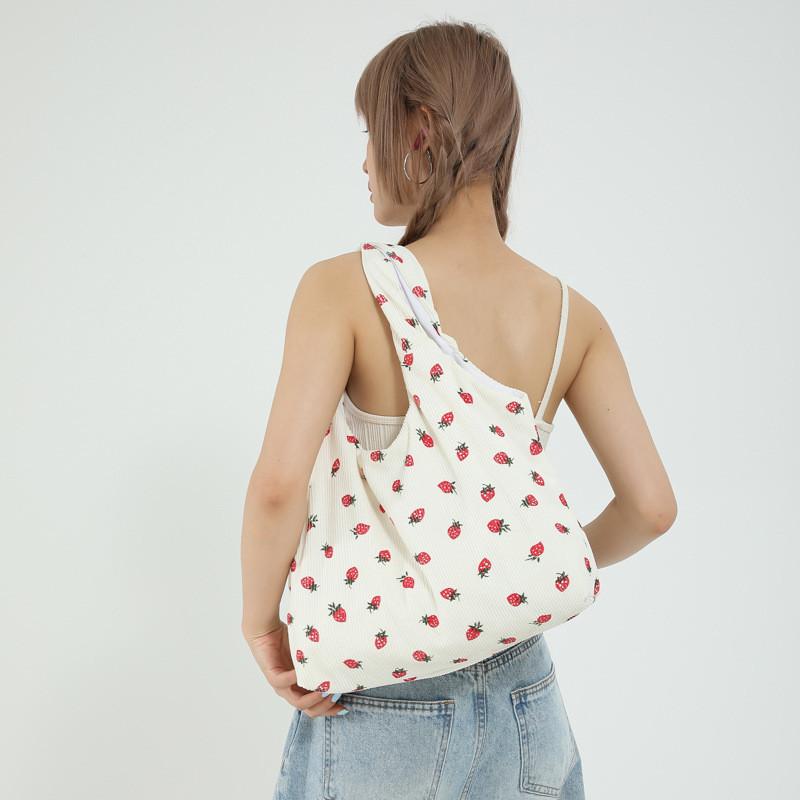 Stylish Summer Casual Large Capacity Tote Bag For Women With Trendy Designs And Soft Canvas Material