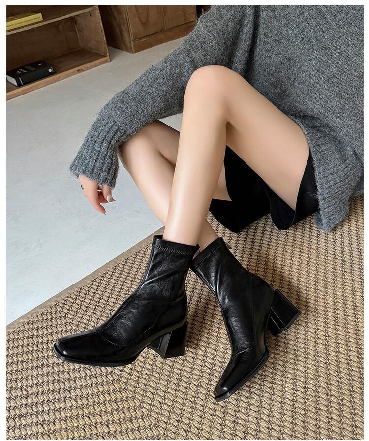 Koreanische Version elastische Kurzstiefel 2025 Herbst neu dicker Absatz eckige Spitze Seitenreißverschluss dünn Höhe erhöhen vielseitige dünne Stiefel Damen