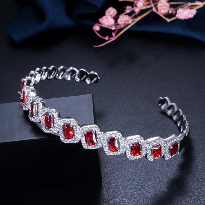 S0149 Delicate Hand Jewelry, Micro-Inlaid Zircon Bracelet