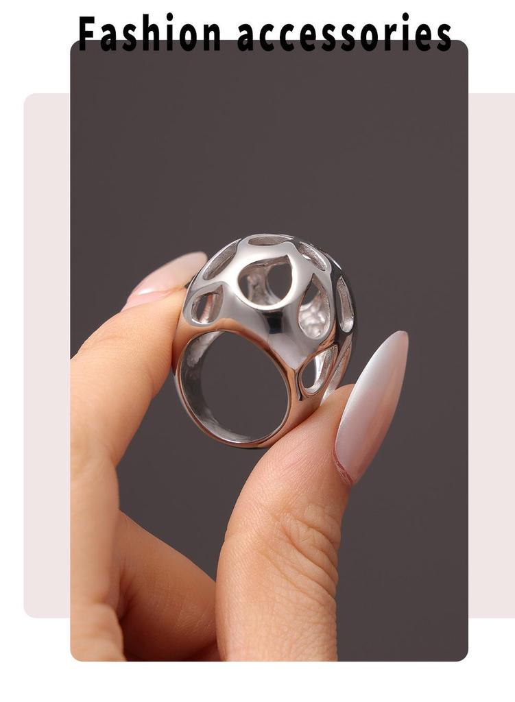 Qiong Yao 18K Gold-Plated Stainless Steel Hollow Statement Ring with Smooth Surface