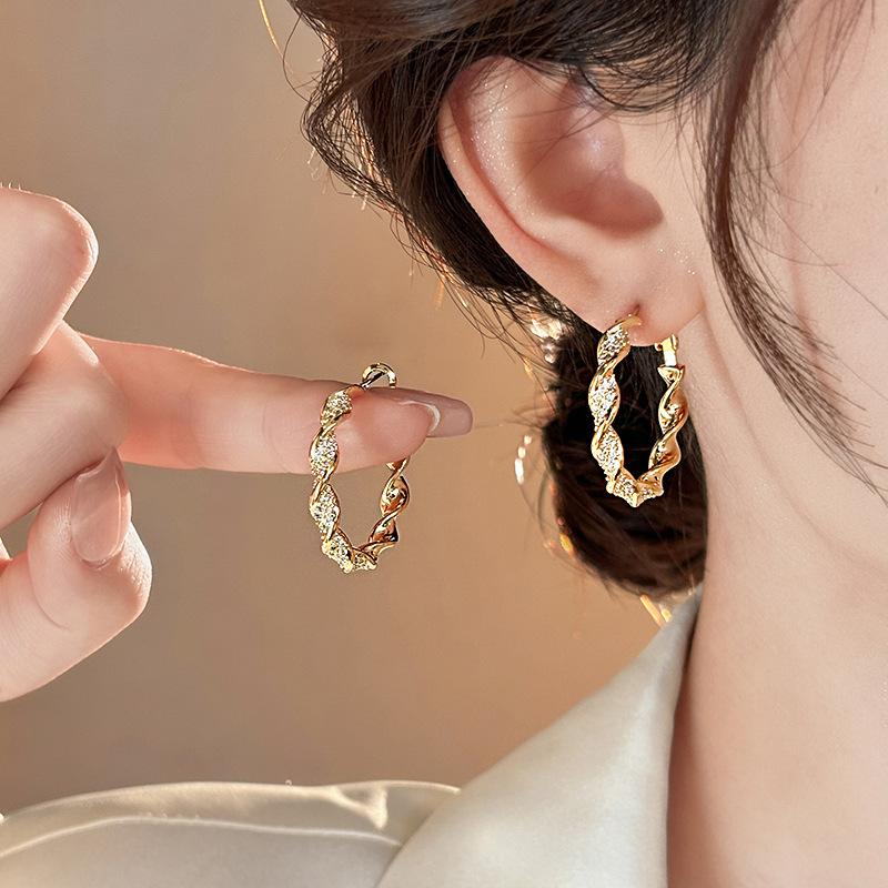 Zircon twisted earrings simple light luxury design earrings fashion personality temperament earrings