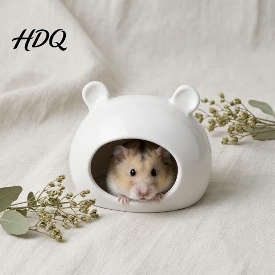 Gnaw Resistant Pet House Ceramic Hamster House Summer Bear Shaped Hideout Cave