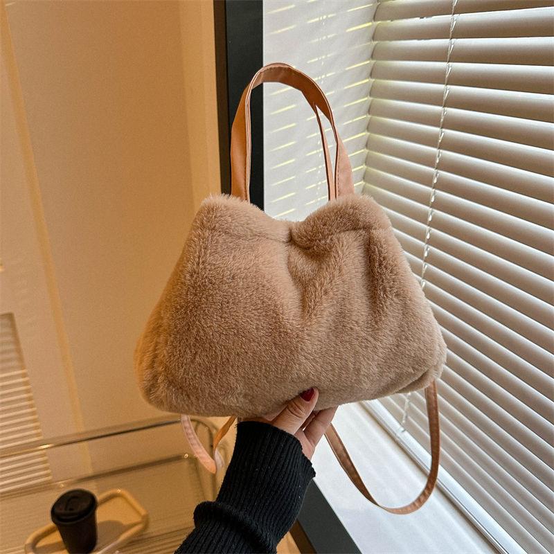 

Plush bag new 2025 fashionable and cute portable fluffy shoulder bag fluffy autumn and winter messenger bag bucket bag